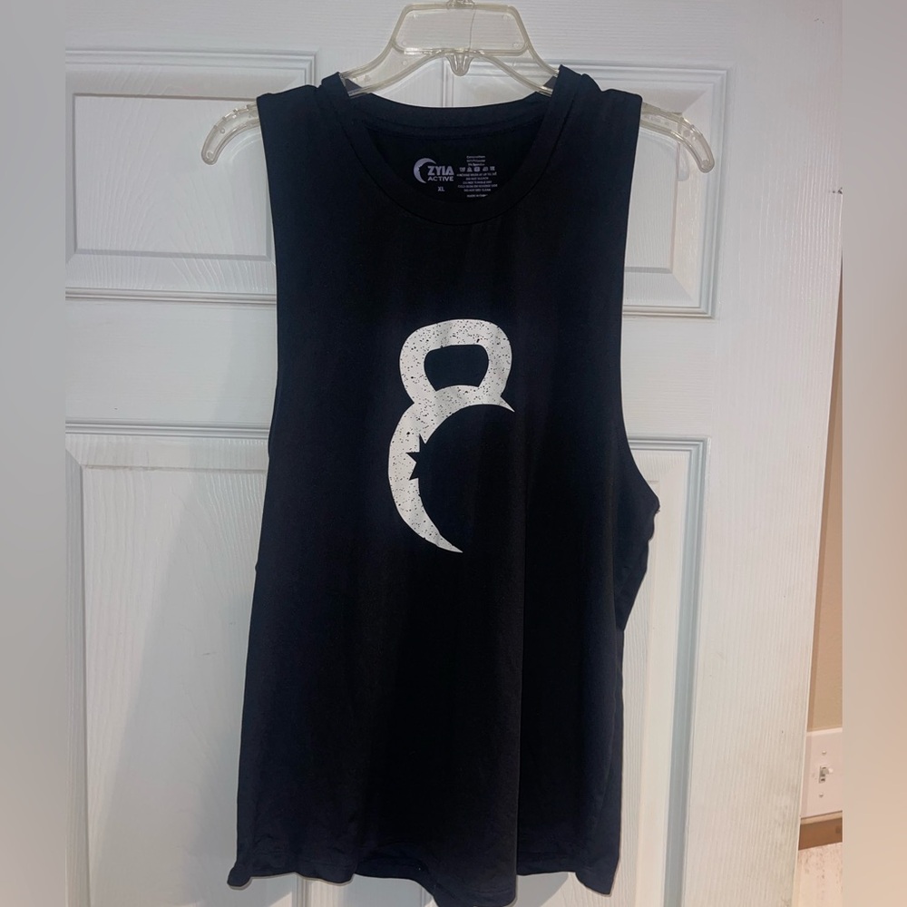 Zyia tank XL